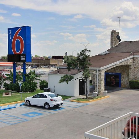 Motel 6 Austin, Tx - Central Downtown Ut Kültér fotó