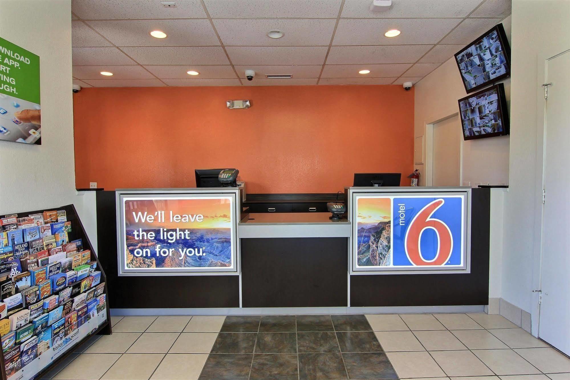 Motel 6 Austin, Tx - Central Downtown Ut Kültér fotó