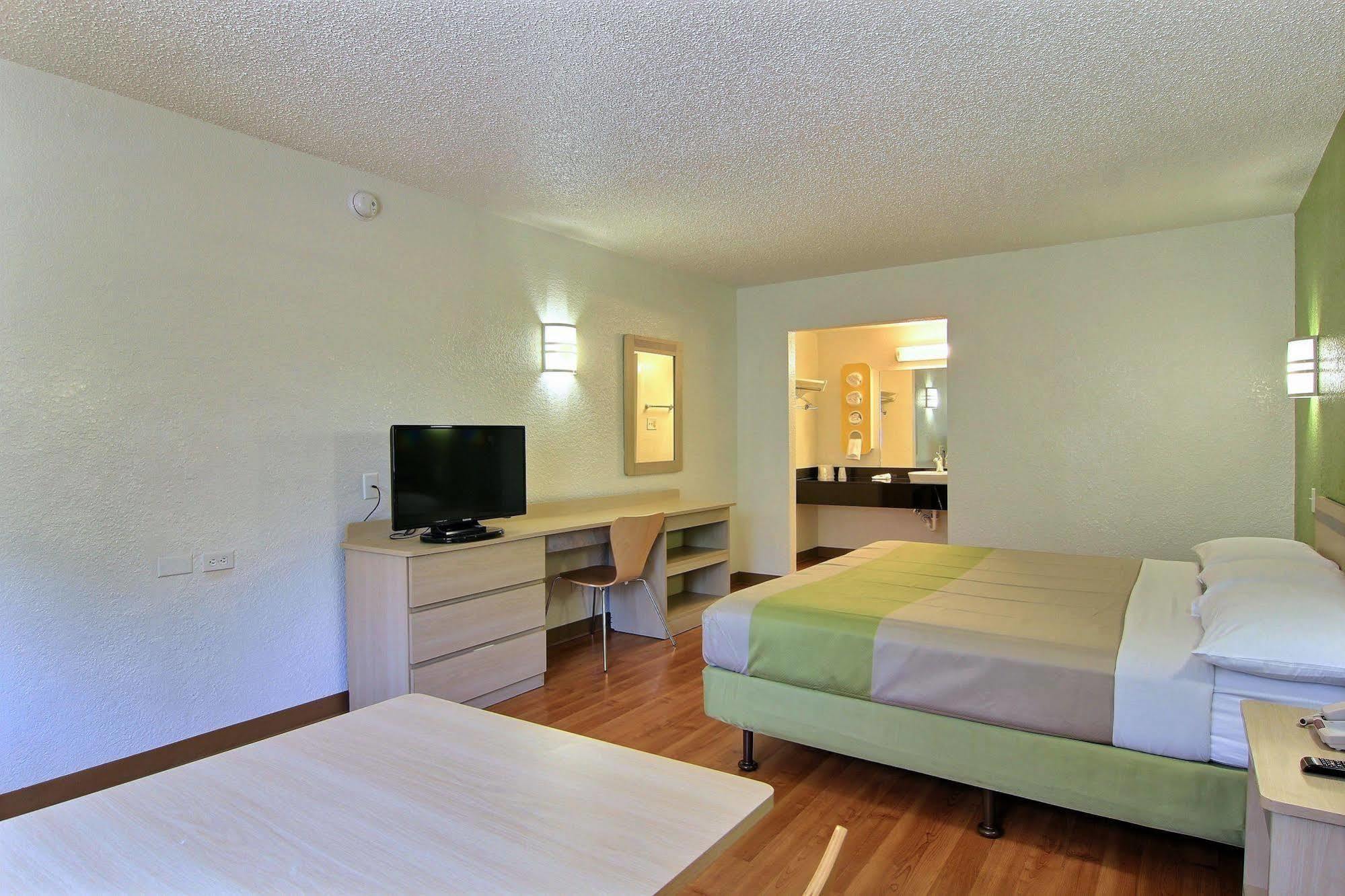 Motel 6 Austin, Tx - Central Downtown Ut Kültér fotó