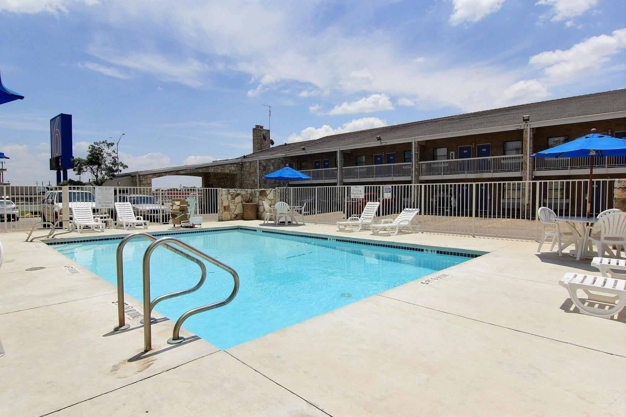 Motel 6 Austin, Tx - Central Downtown Ut Kültér fotó